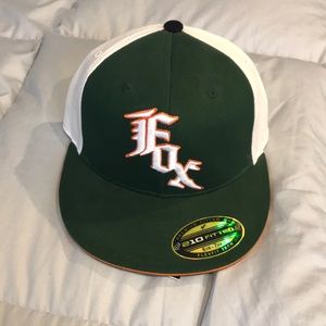 Men’s fitted cap NWT